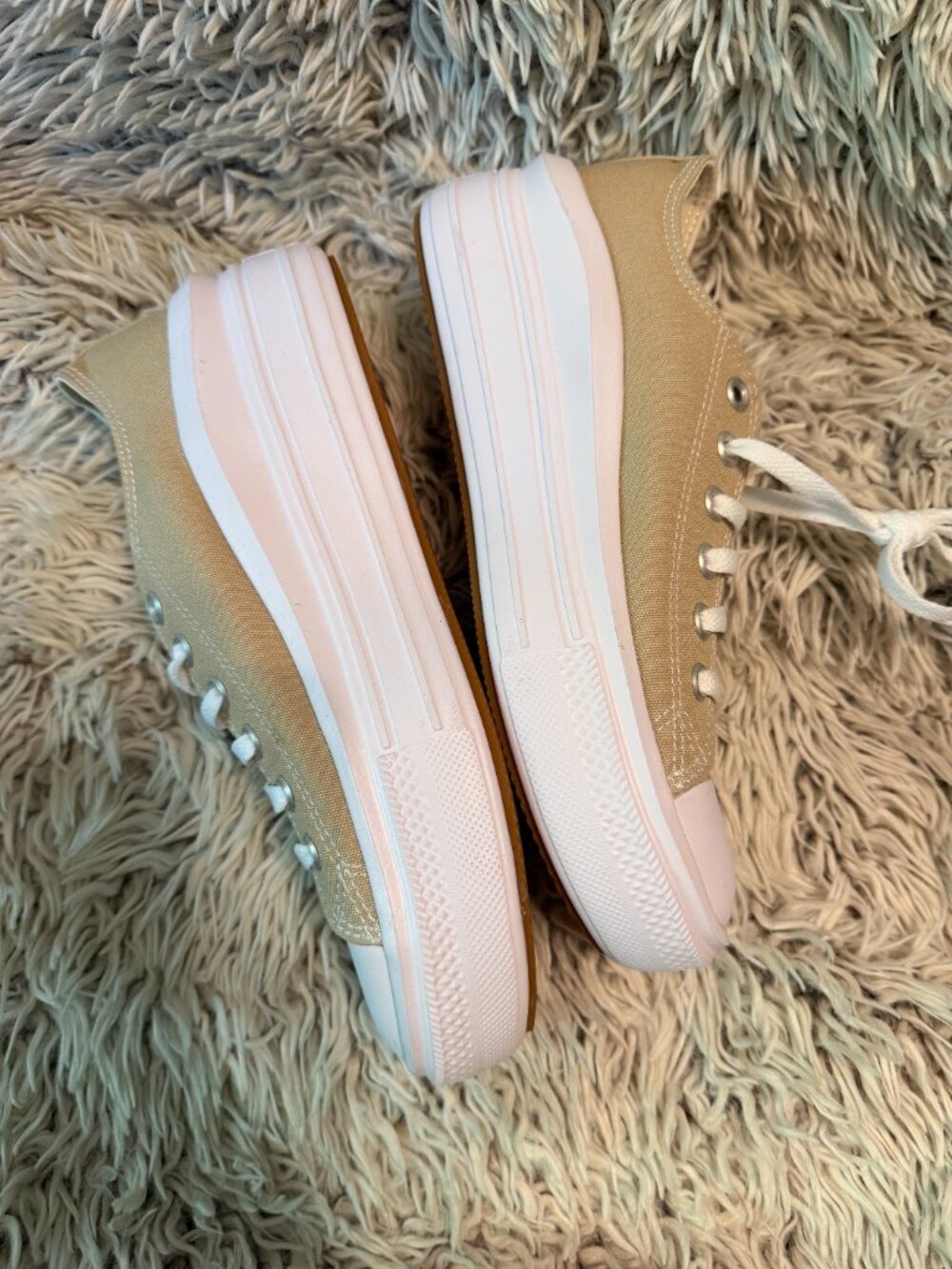 NWOT Converse Platform Sneakers Tan White Size 8.5 - Picture 4 of 8